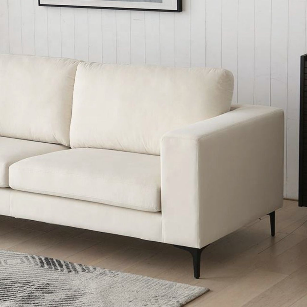 Elegant 3-seter sofa i minimalistisk design