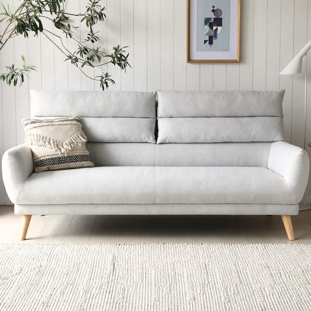 Komfortabel 3-seter sofa med høye ryggputer