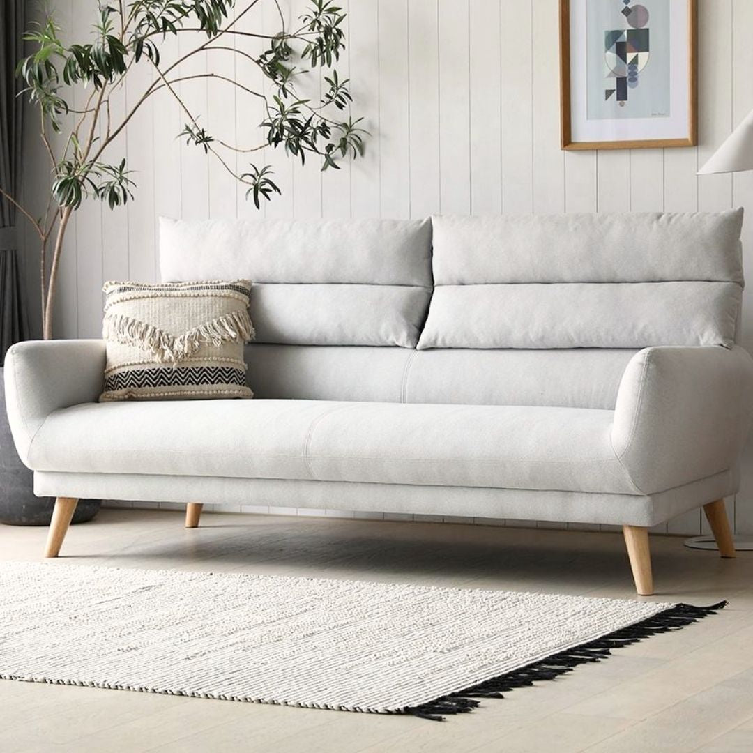 Komfortabel 3-seter sofa med høye ryggputer