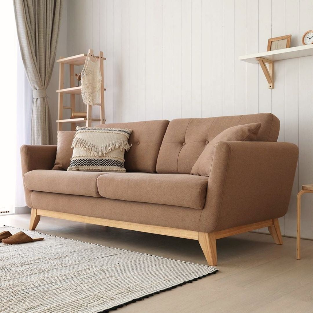 Retroinspirert 3-seter sofa i brun tekstil